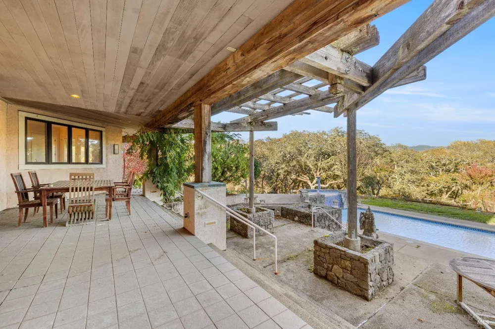 3295 Warm Springs Road Glen Ellen, CA 95442