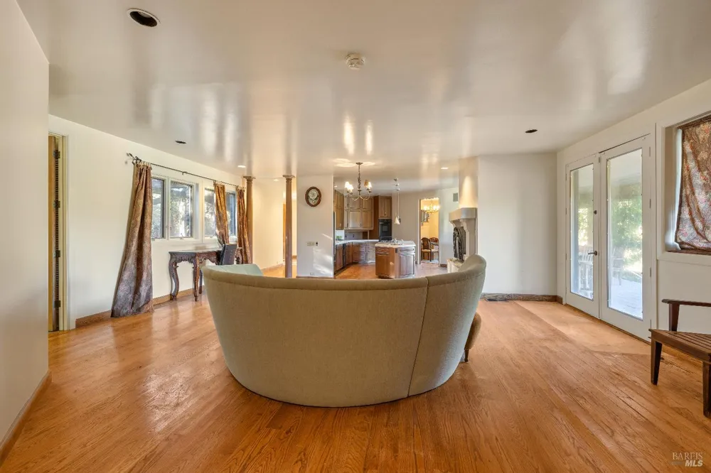 3295 Warm Springs Road Glen Ellen, CA 95442
