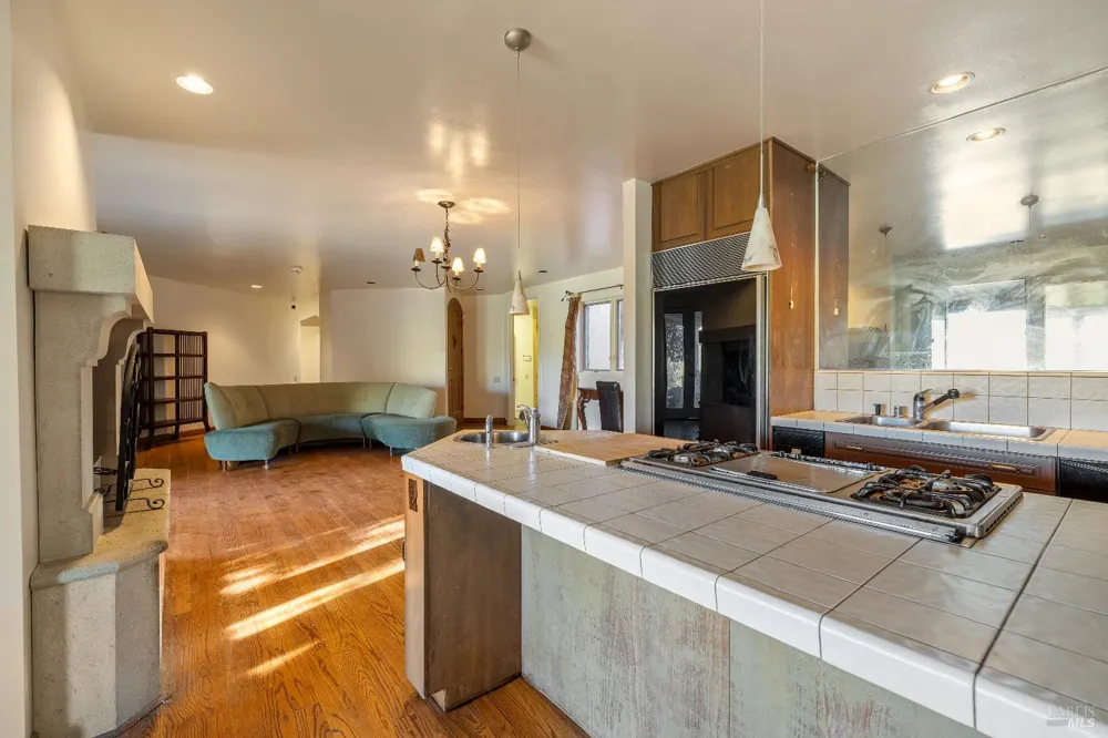 3295 Warm Springs Road Glen Ellen, CA 95442