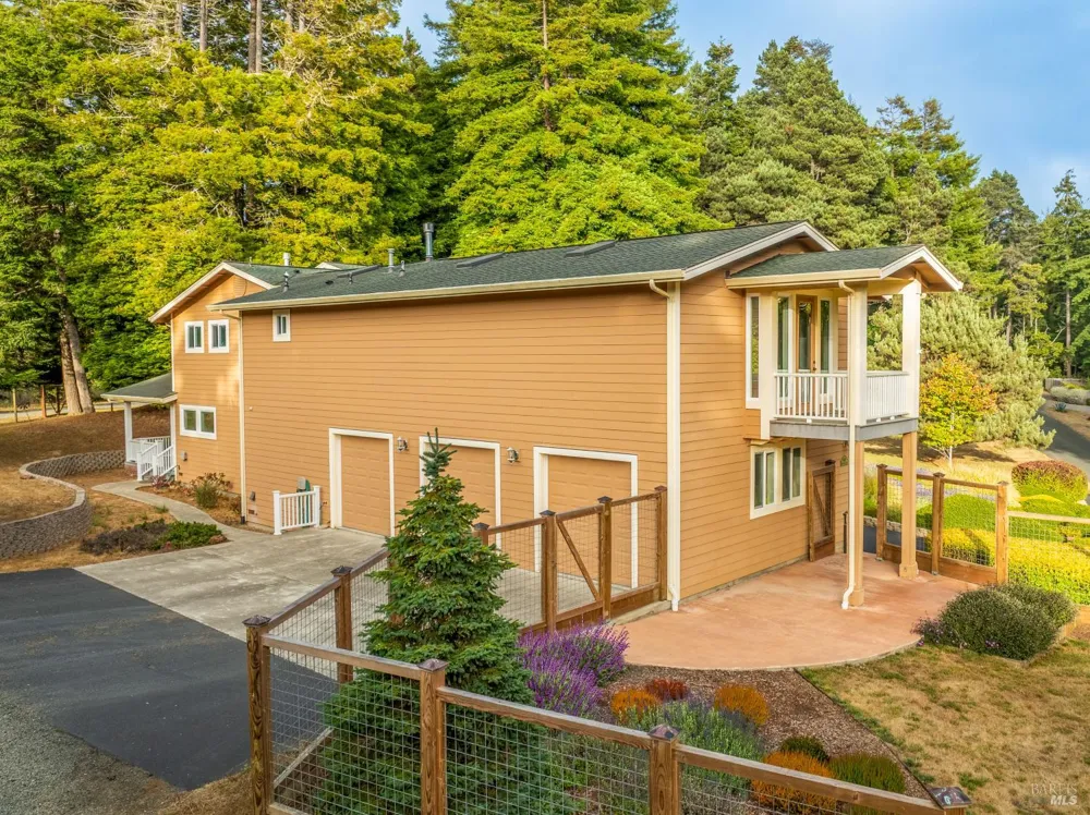 16611 Pearl Ranch Road Fort Bragg, CA 95437