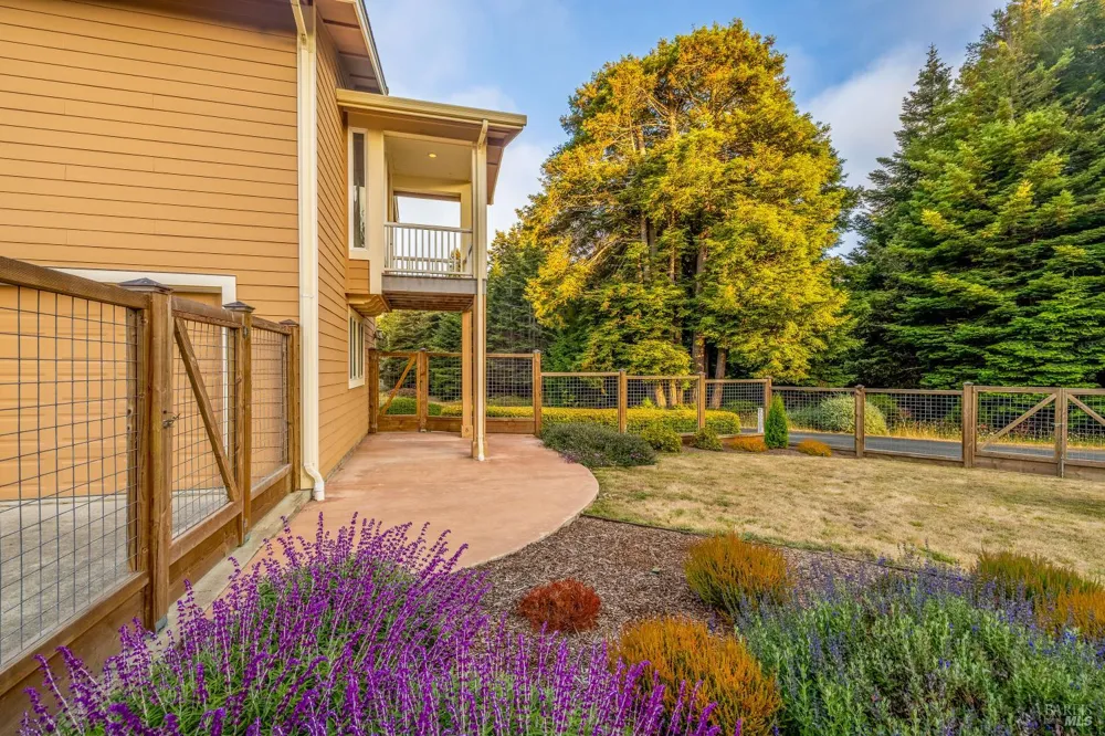 16611 Pearl Ranch Road Fort Bragg, CA 95437