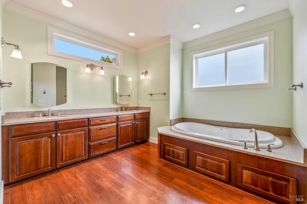 16611 Pearl Ranch Road Fort Bragg, CA 95437