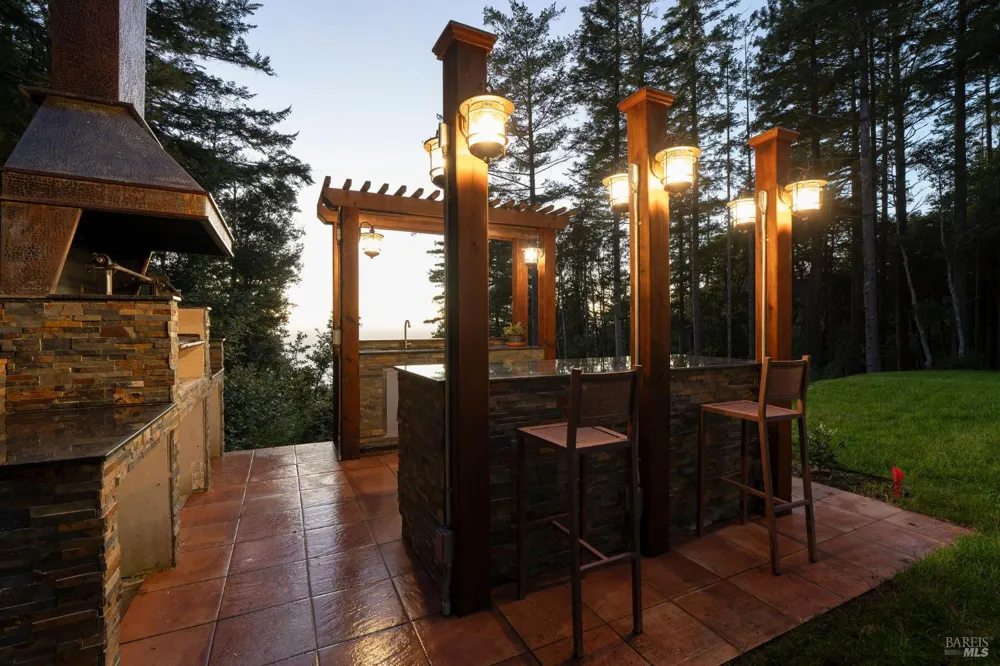 36780 Glennen Drive Gualala, CA 95445