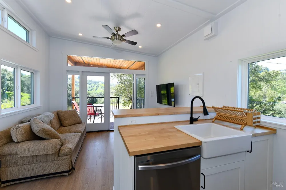 1033 Sundown Trail Santa Rosa, CA 95404