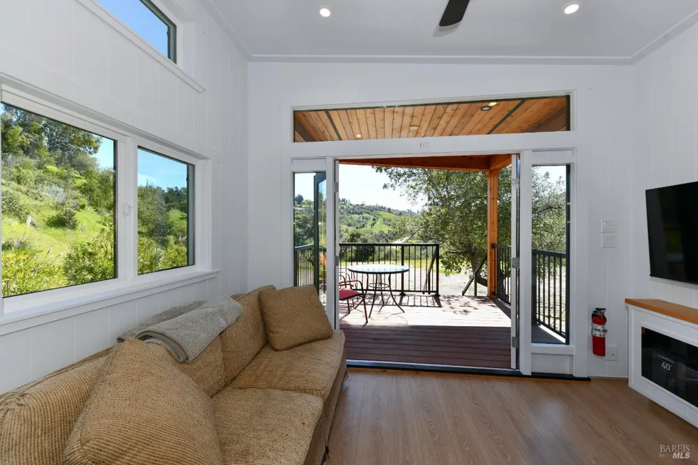 1033 Sundown Trail Santa Rosa, CA 95404