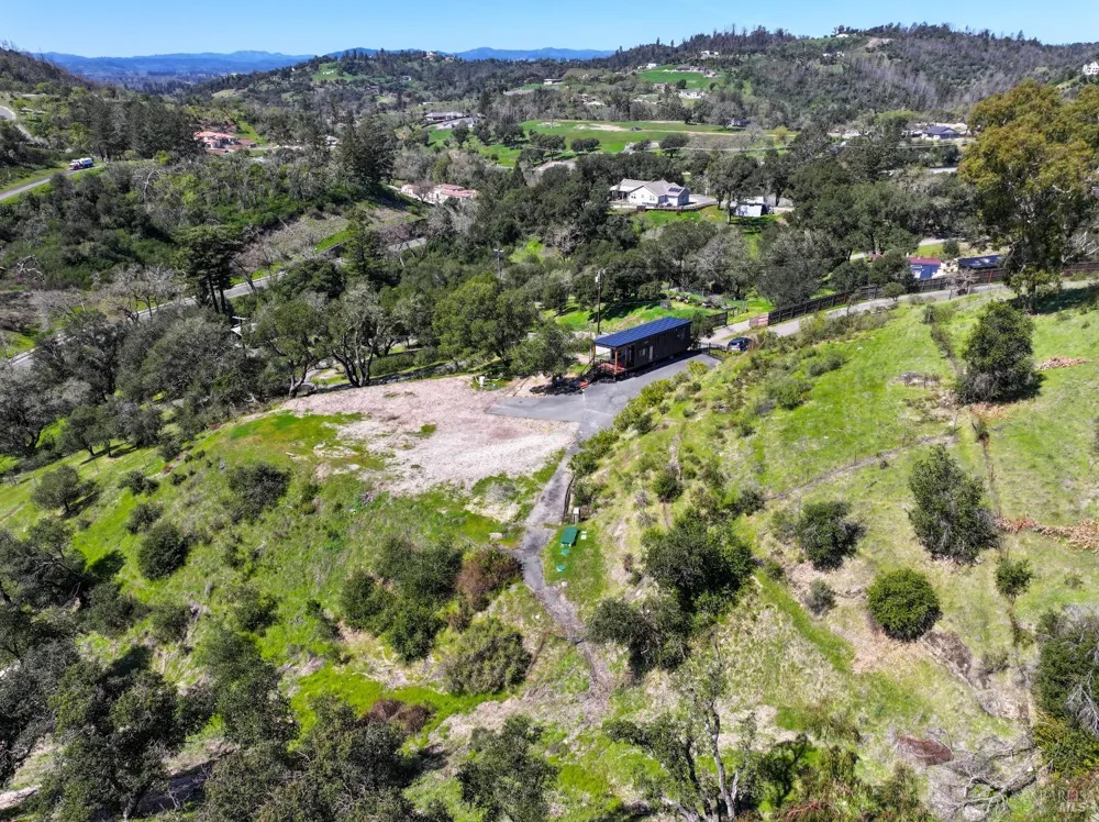 1033 Sundown Trail Santa Rosa, CA 95404