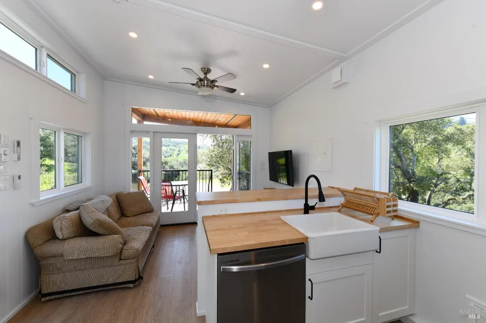 1033 Sundown Trail Santa Rosa, CA 95404