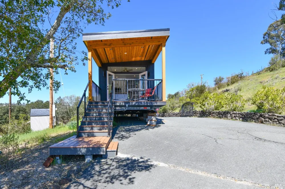 1033 Sundown Trail Santa Rosa, CA 95404