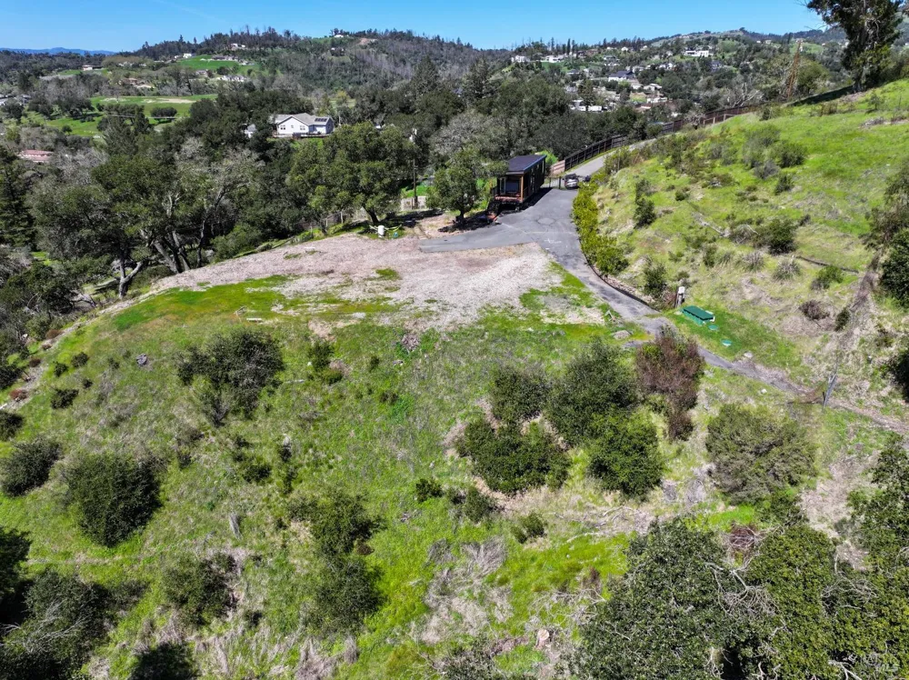 1033 Sundown Trail Santa Rosa, CA 95404