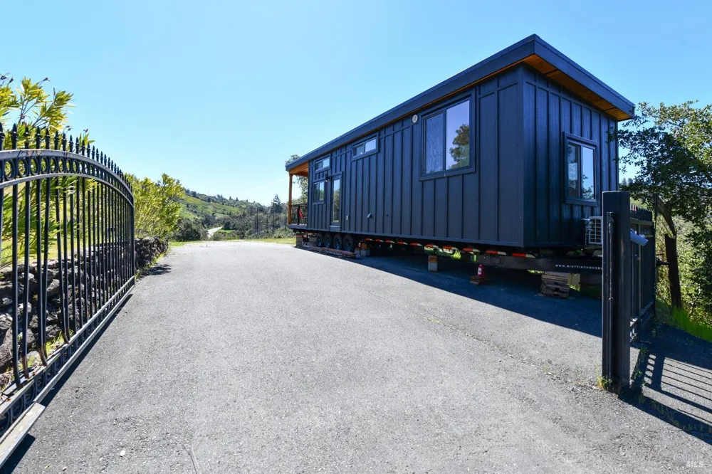 1033 Sundown Trail Santa Rosa, CA 95404