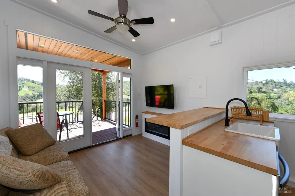 1033 Sundown Trail Santa Rosa, CA 95404