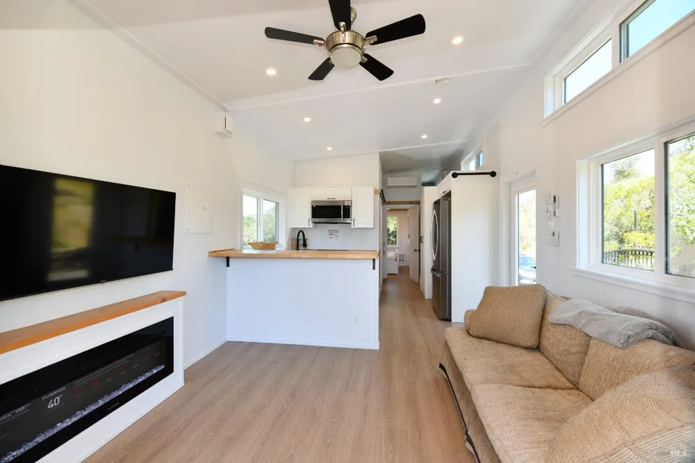 1033 Sundown Trail Santa Rosa, CA 95404