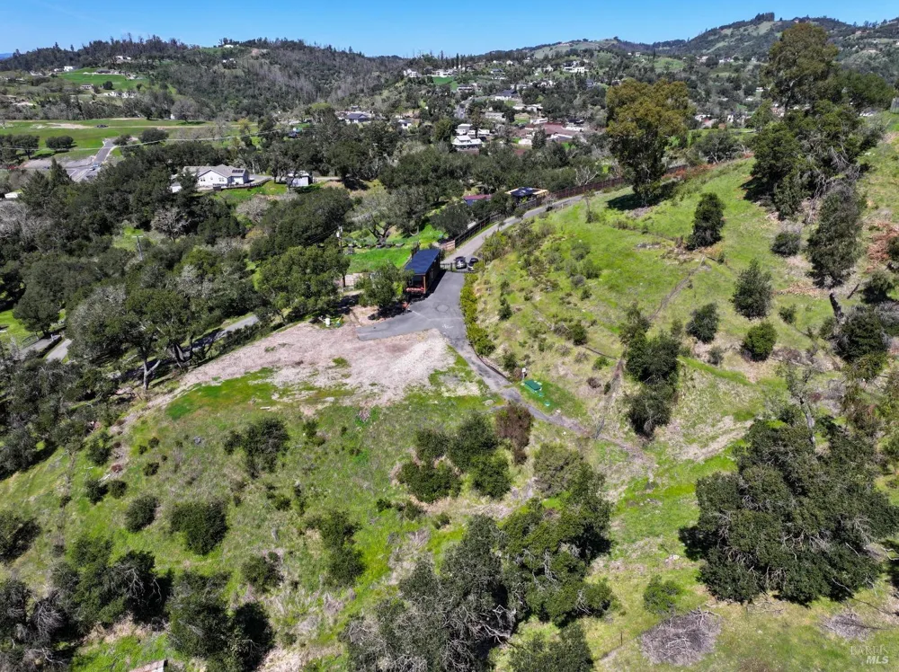 1033 Sundown Trail Santa Rosa, CA 95404
