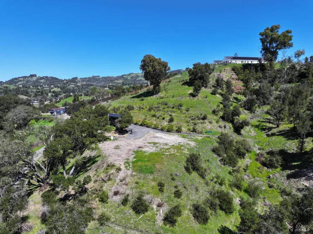 1033 Sundown Trail Santa Rosa, CA 95404