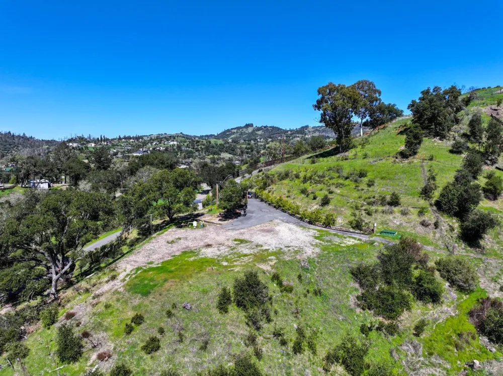1033 Sundown Trail Santa Rosa, CA 95404