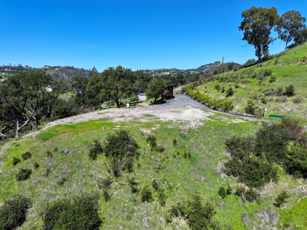 1033 Sundown Trail Santa Rosa, CA 95404