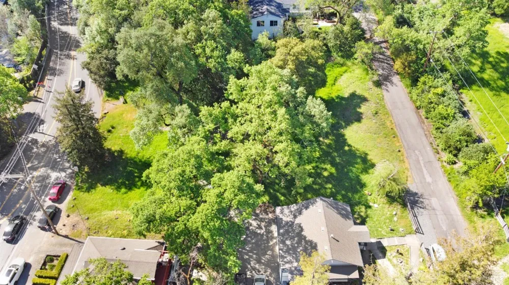 13766 Arnold Drive Glen Ellen, CA 95442