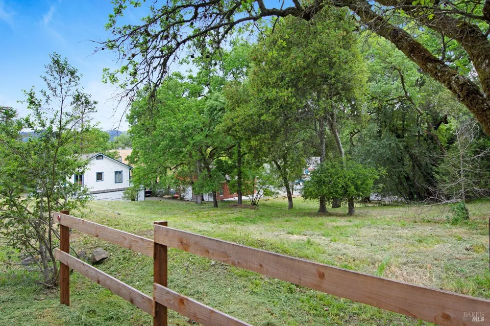 13766 Arnold Drive Glen Ellen, CA 95442