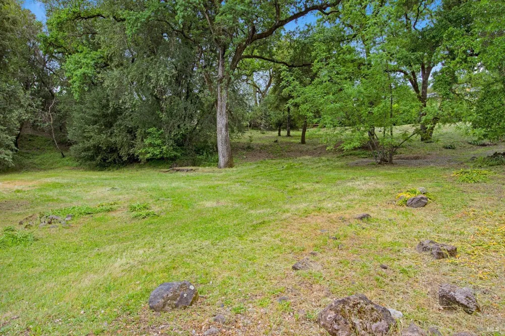13766 Arnold Drive Glen Ellen, CA 95442