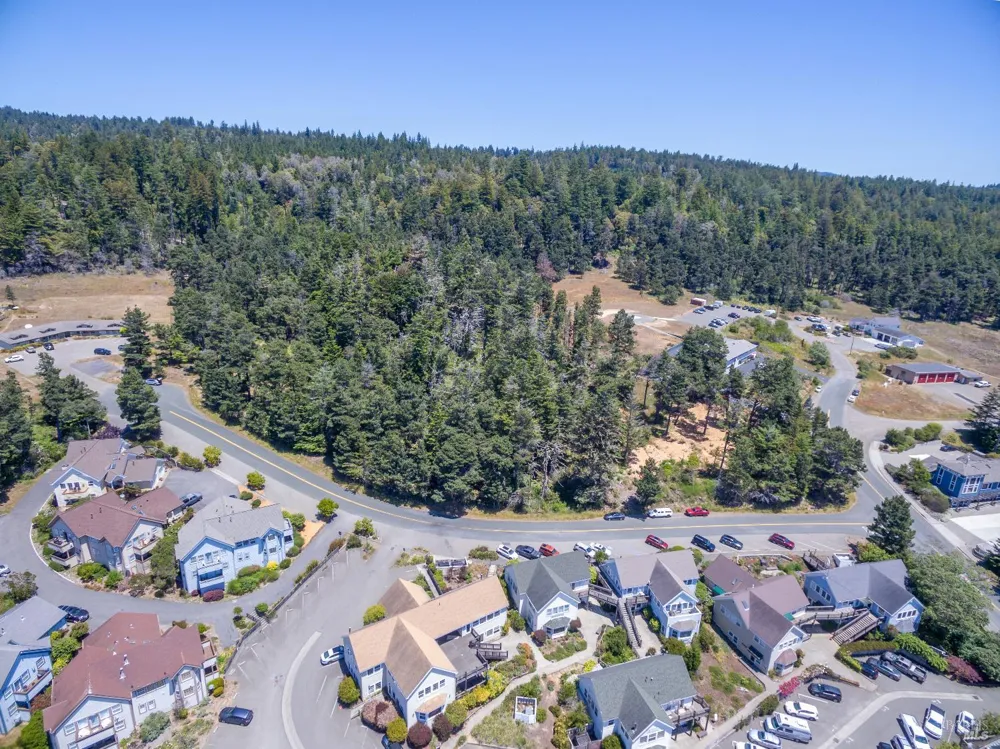 39001 Cypress Way Gualala, CA 95445
