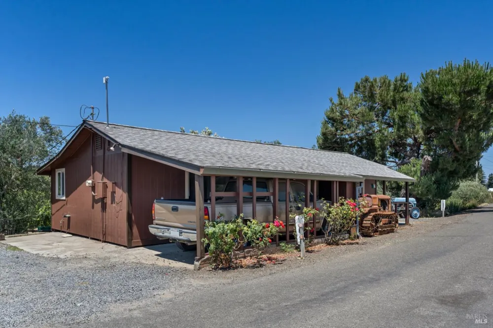 1558 Magnolia Drive Healdsburg, CA 95448