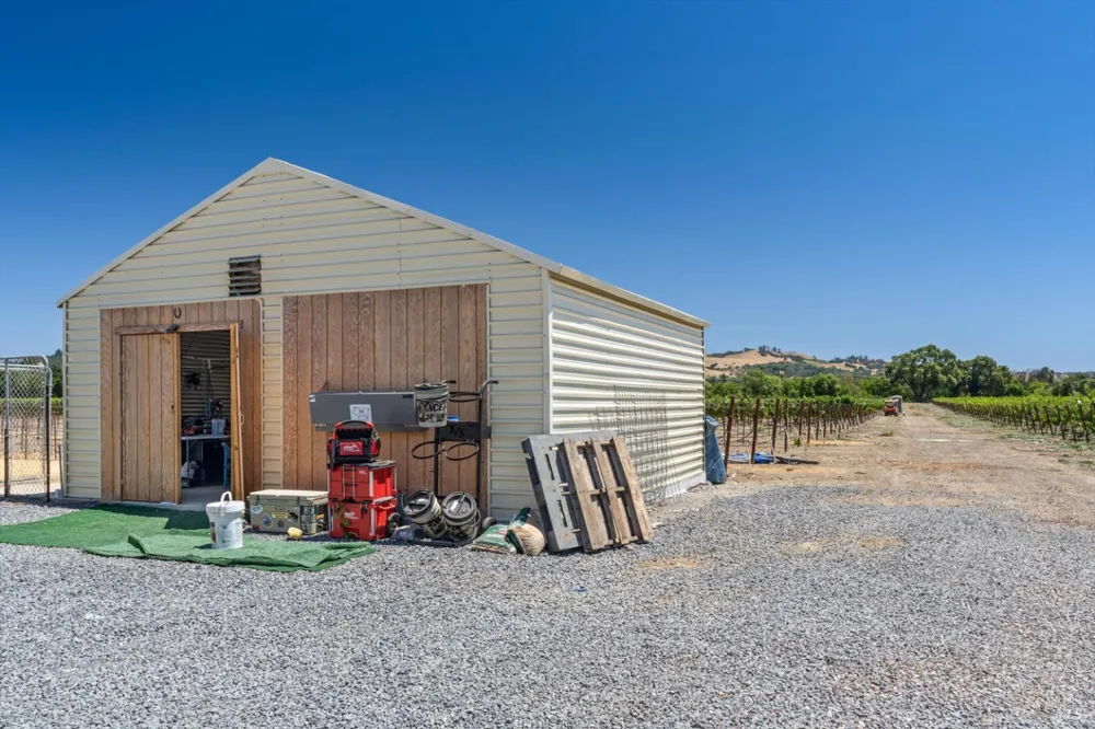 1558 Magnolia Drive Healdsburg, CA 95448