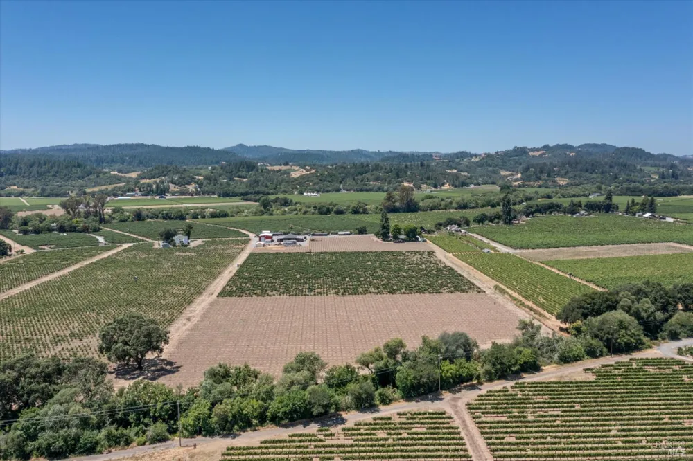 1558 Magnolia Drive Healdsburg, CA 95448