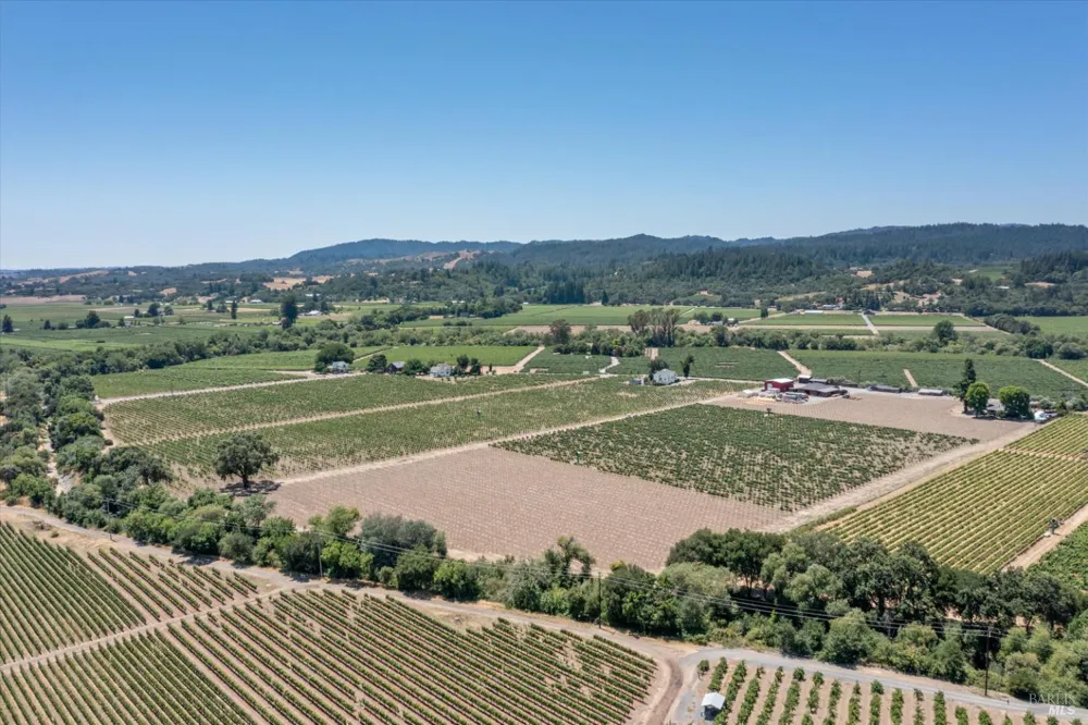 1558 Magnolia Drive Healdsburg, CA 95448