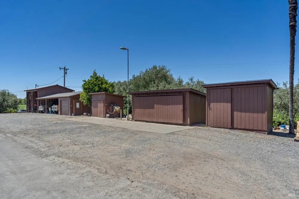 1558 Magnolia Drive Healdsburg, CA 95448