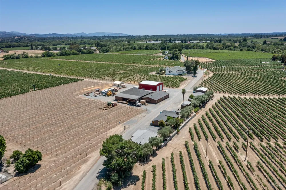 1558 Magnolia Drive Healdsburg, CA 95448