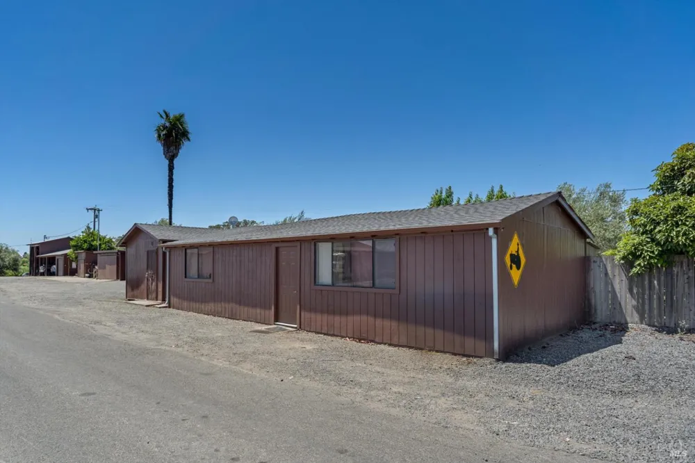 1558 Magnolia Drive Healdsburg, CA 95448