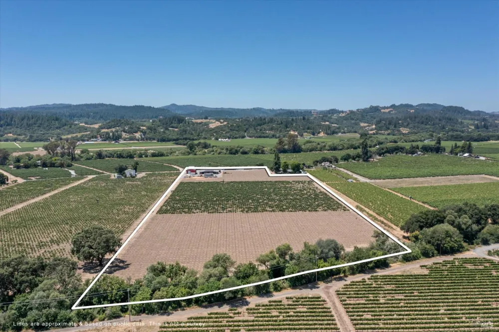 1558 Magnolia Drive Healdsburg, CA 95448
