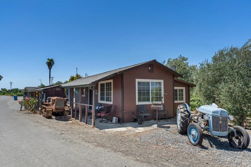 1558 Magnolia Drive Healdsburg, CA 95448