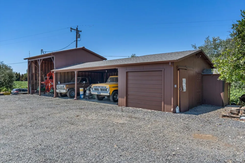 1558 Magnolia Drive Healdsburg, CA 95448