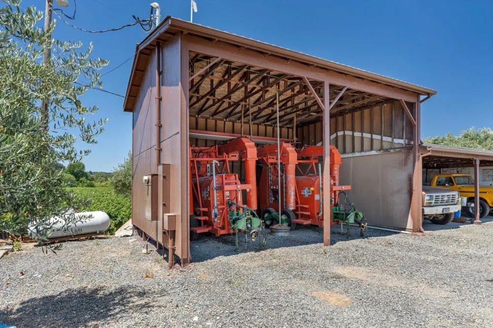1558 Magnolia Drive Healdsburg, CA 95448