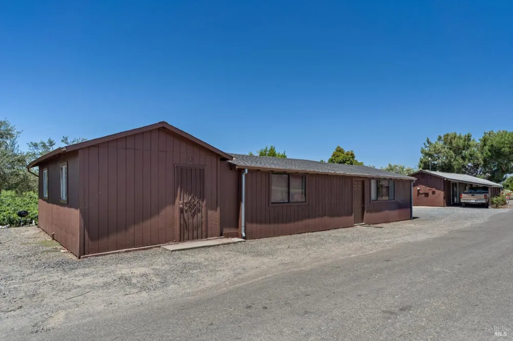 1558 Magnolia Drive Healdsburg, CA 95448