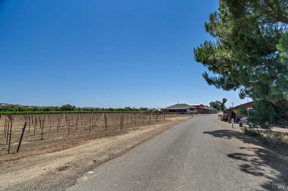 1558 Magnolia Drive Healdsburg, CA 95448