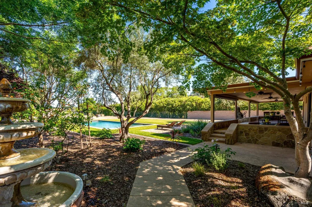 466 Pratt Avenue St. Helena, CA 94574