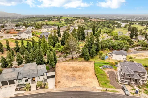 1990 W Bristlecone Court
