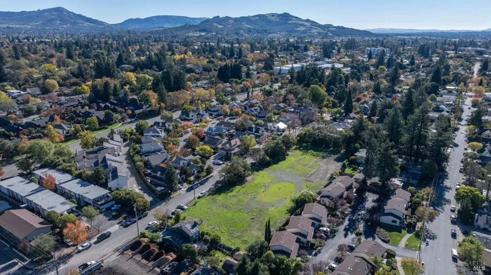 1055 Wright Street Santa Rosa, CA 95404
