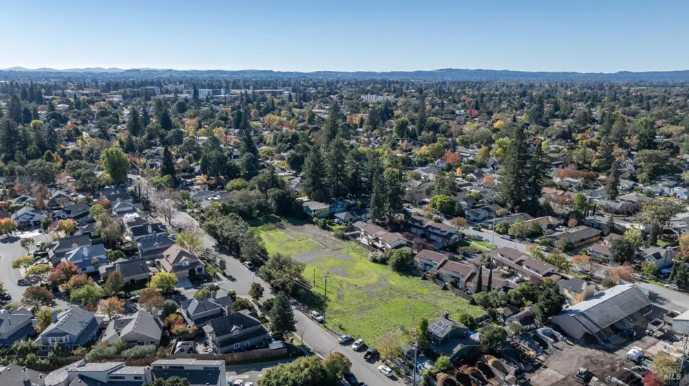 1055 Wright Street Santa Rosa, CA 95404