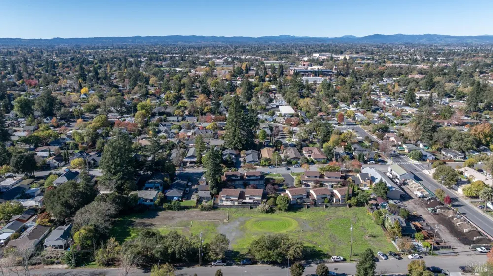 1055 Wright Street Santa Rosa, CA 95404