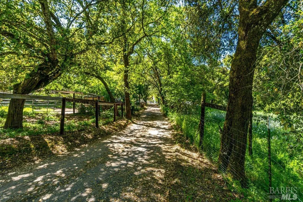 840 Horn Avenue Glen Ellen, CA 95442