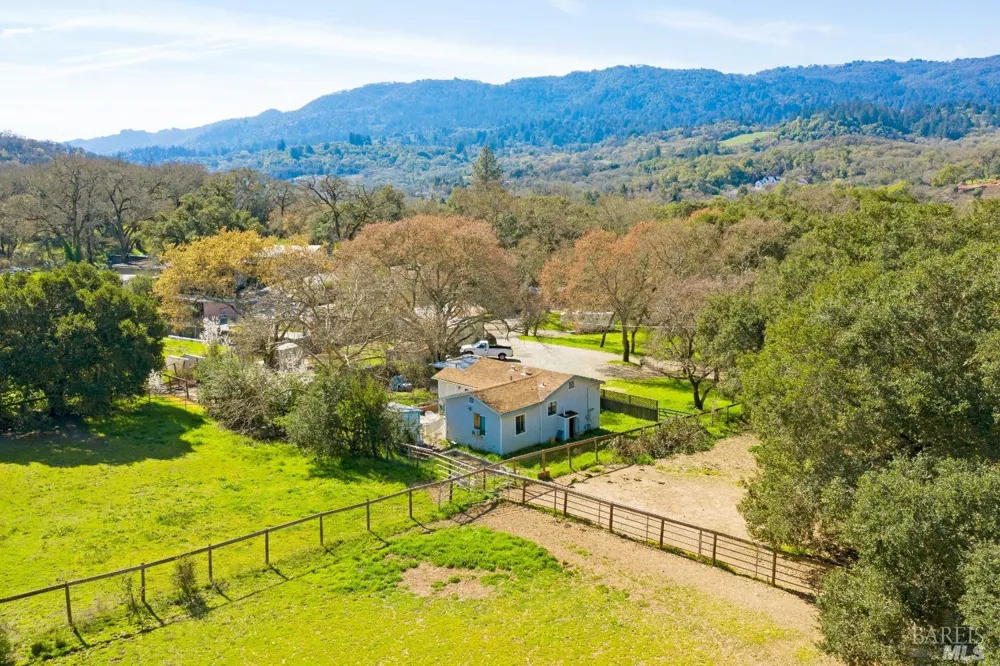 840 Horn Avenue Glen Ellen, CA 95442