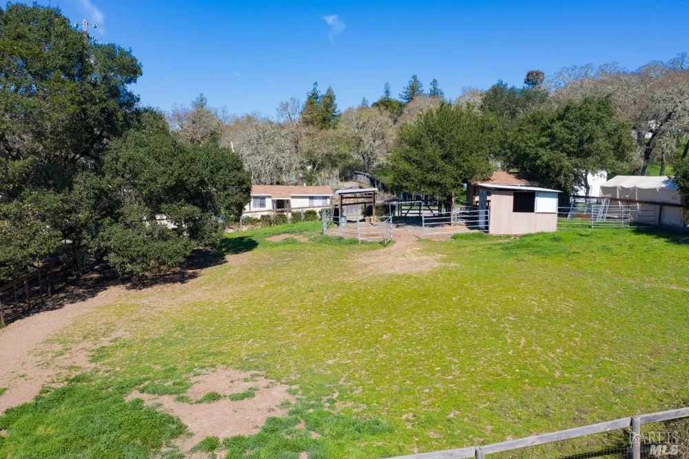 840 Horn Avenue Glen Ellen, CA 95442