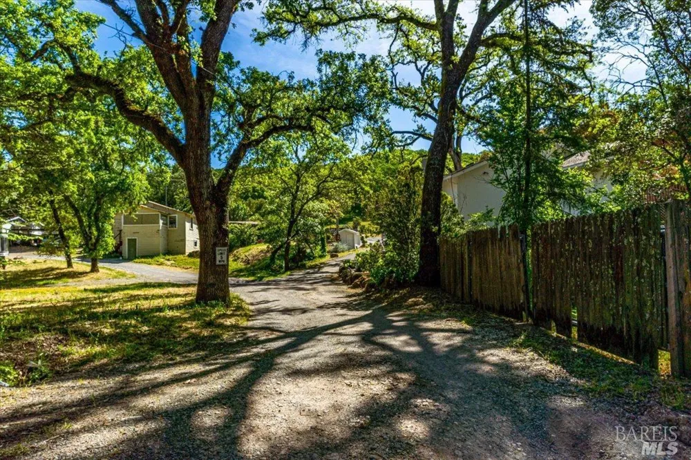 840 Horn Avenue Glen Ellen, CA 95442