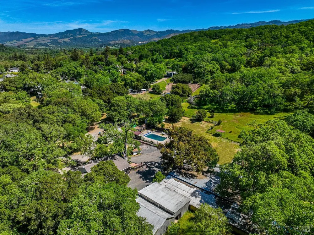 840 Horn Avenue Glen Ellen, CA 95442