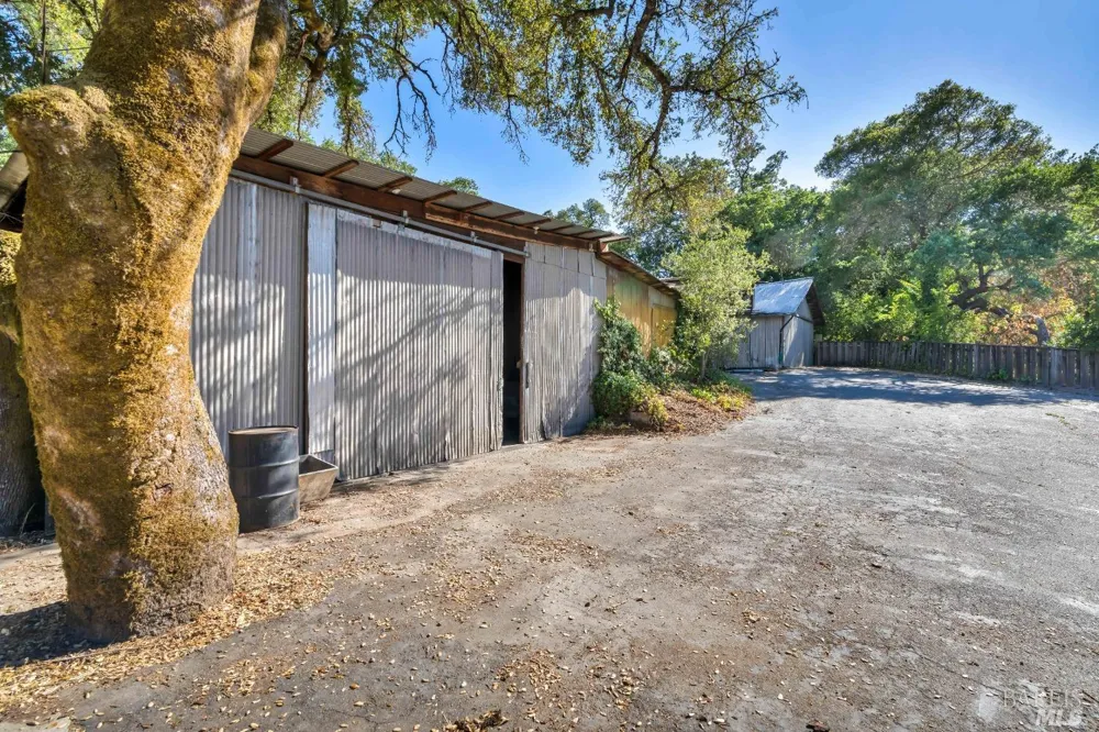 840 Horn Avenue Glen Ellen, CA 95442