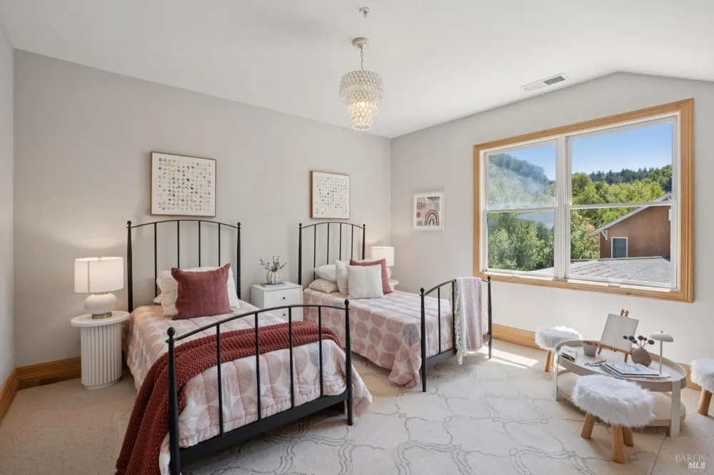 6 Hunter Creek Fairfax, CA 94930