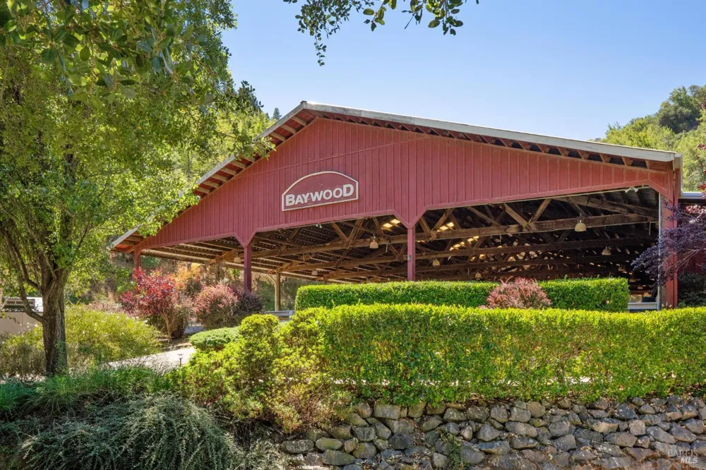 6 Hunter Creek Fairfax, CA 94930